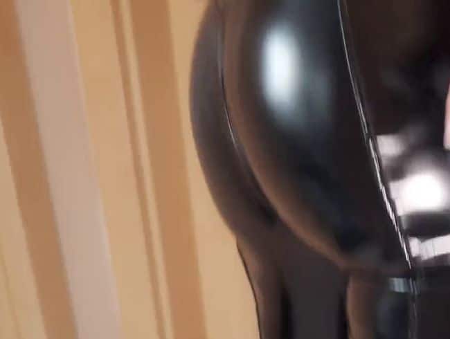 Everything for Team Ass and Latex – for the real fans